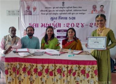 AMNSIS students bring Laurels at Kala Mahakumbh